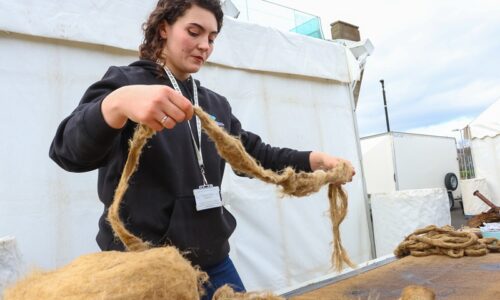The tools and techniques of traditional ship caulking